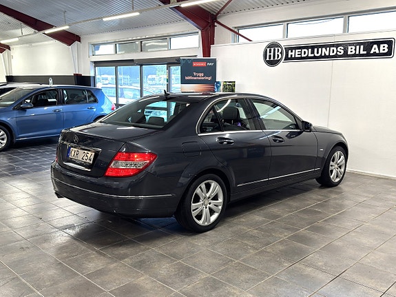 Mercedes-Benz C220 11 of 19