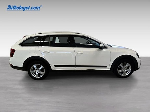 Skoda Octavia Scout 4 of 5