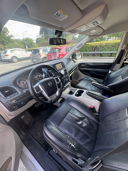 Lancia Voyager 4 of 5