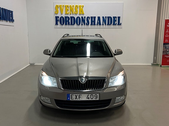 Skoda Octavia 2 of 5