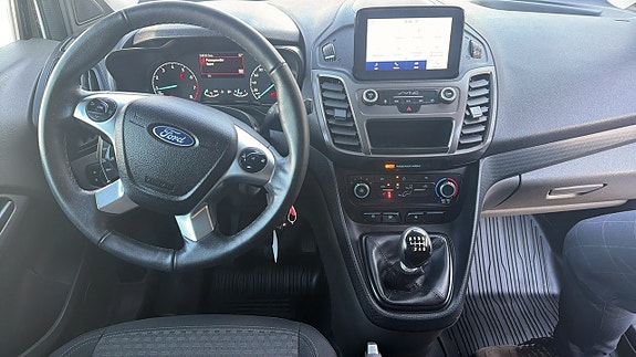 Ford Transit Connect 4 of 9