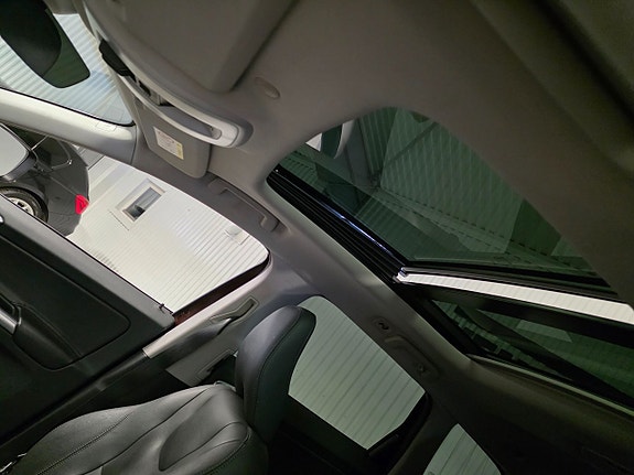 Volvo XC60 6 of 12