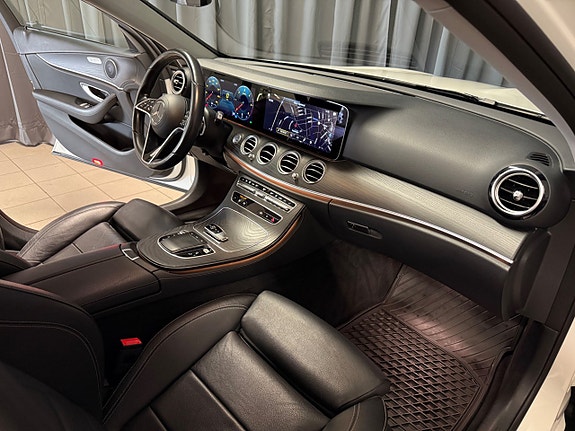 Mercedes-Benz E220 d 23 of 30