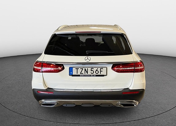 Mercedes-Benz E220 d 4 of 5