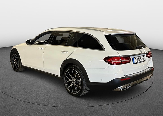 Mercedes-Benz E220 d 3 of 5