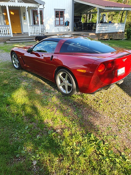 Chevrolet Corvette 2 of 5