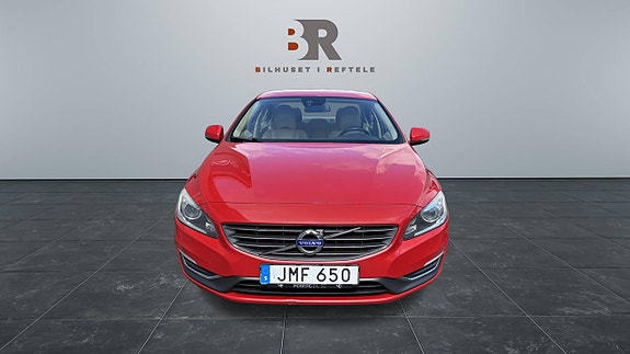 Volvo S60 2 of 5