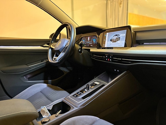Volkswagen Golf Alltrack 9 of 23