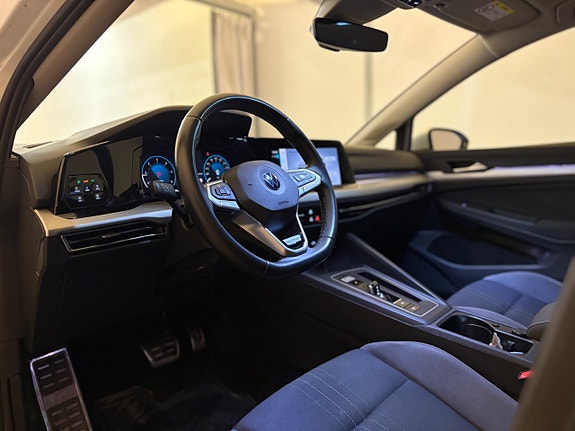 Volkswagen Golf Alltrack 8 of 23