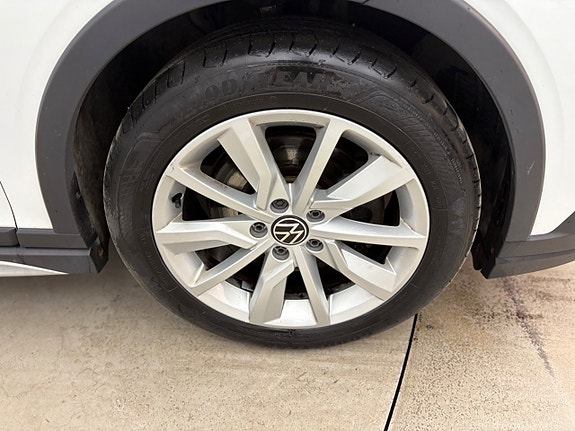 Volkswagen Golf Alltrack 19 of 23