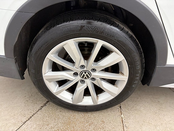 Volkswagen Golf Alltrack 20 of 23