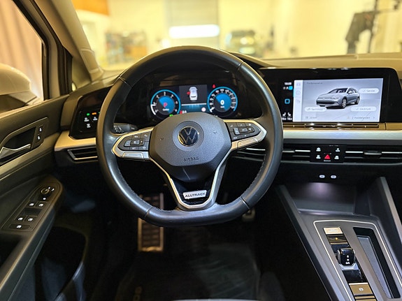 Volkswagen Golf Alltrack 12 of 23