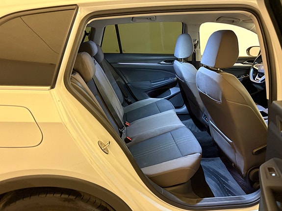 Volkswagen Golf Alltrack 11 of 23