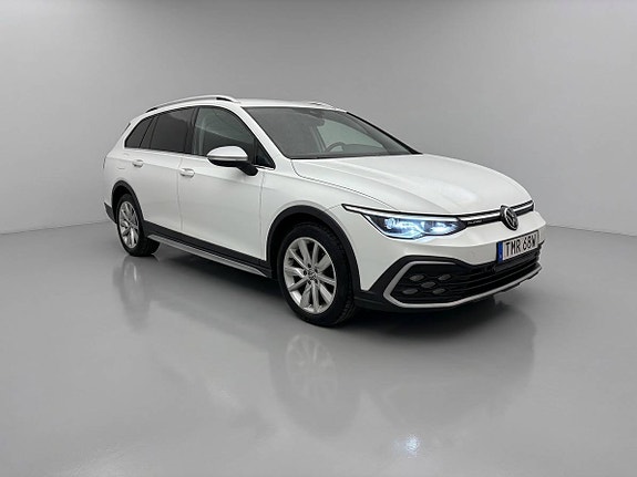 Volkswagen Golf Alltrack 2 of 23