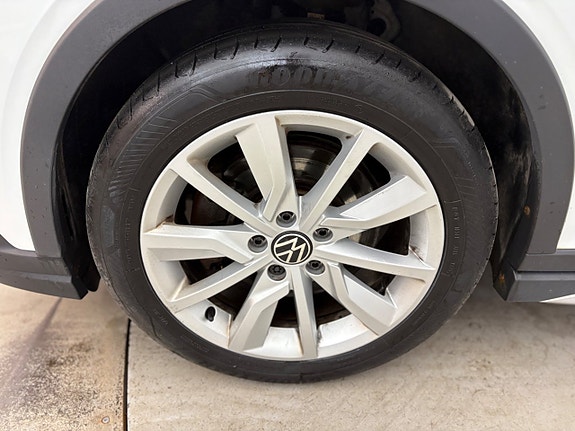 Volkswagen Golf Alltrack 21 of 23