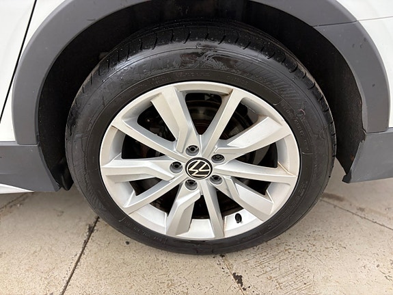 Volkswagen Golf Alltrack 22 of 23