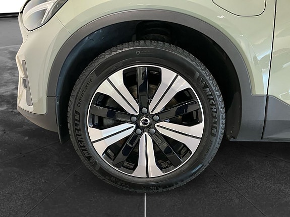 Volvo XC40 10 of 15