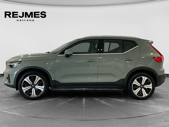 Volvo XC40 3 of 5