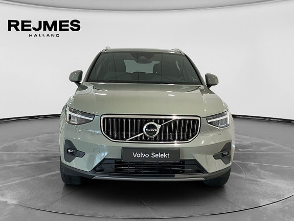 Volvo XC40 9 of 15