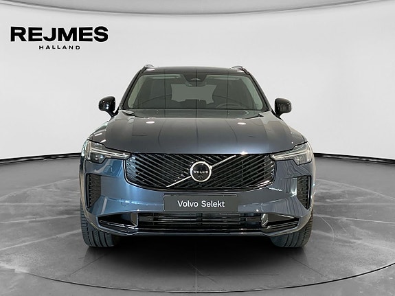 Volvo XC90 9 of 16