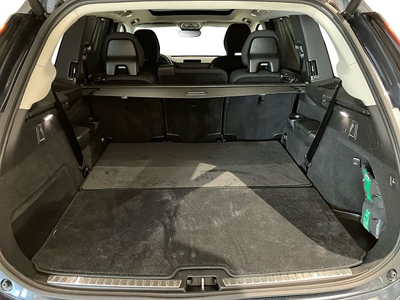 Volvo XC90 14 of 16