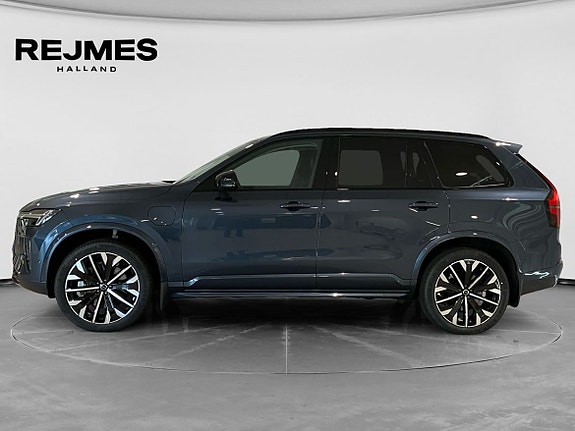 Volvo XC90 3 of 5