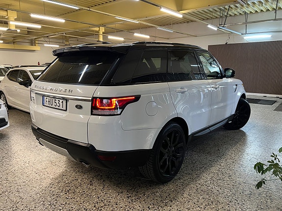 Land Rover Range Rover Sport 2 of 5