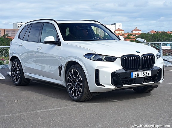 BMW X5 2 of 5