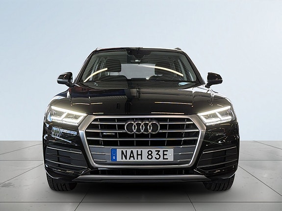 Audi Q5 2 of 5