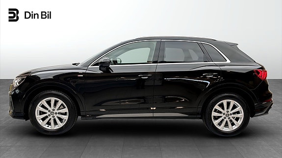 Audi Q3 2 of 5