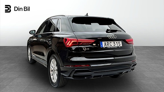 Audi Q3 3 of 5