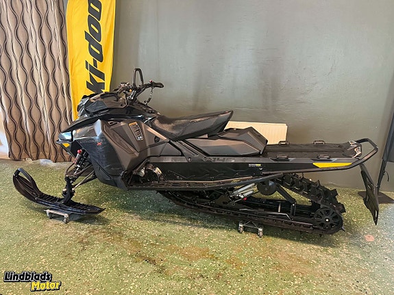 Ski-Doo Backcountry XRS 146" 850 E-TEC -22 m. avdragbar moms 2 of 5
