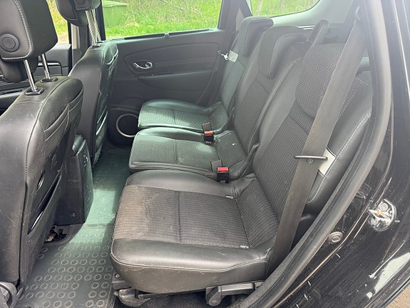Renault Grand Scenic III 16 of 16