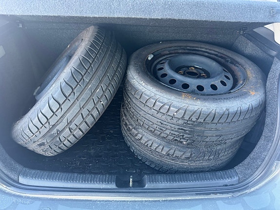 Toyota Corolla 13 of 13
