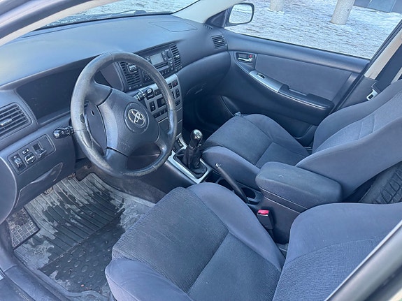 Toyota Corolla 11 of 13
