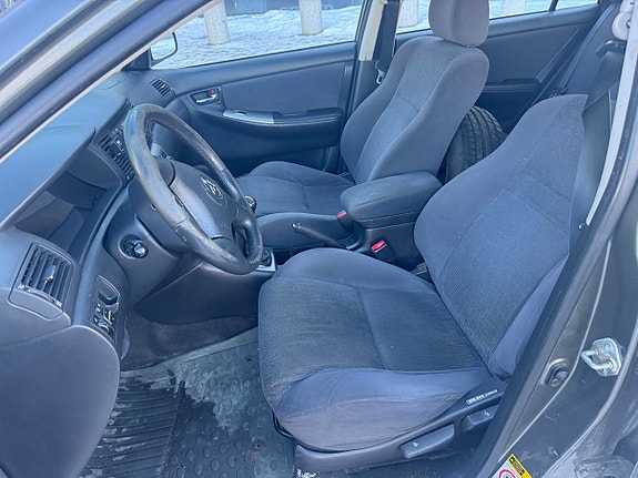 Toyota Corolla 10 of 13
