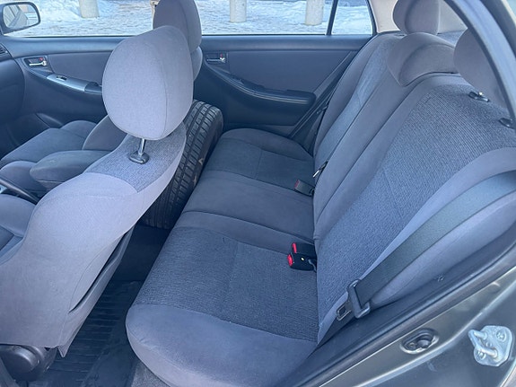 Toyota Corolla 12 of 13