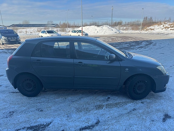 Toyota Corolla 7 of 13