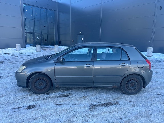 Toyota Corolla 3 of 5