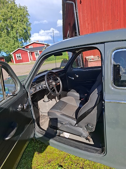 Volvo PV 2 of 4