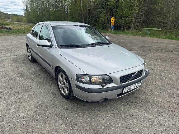 Volvo S60 8 of 12