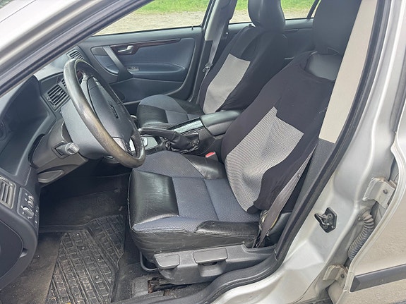 Volvo S60 10 of 12