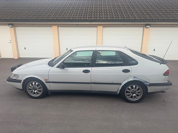 Saab 900 3 of 5