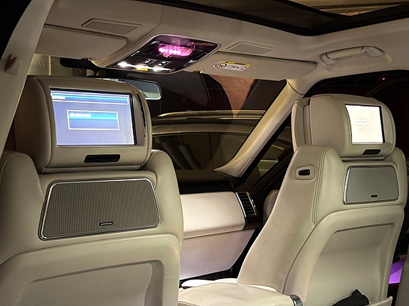 Land Rover Range Rover 25 of 27