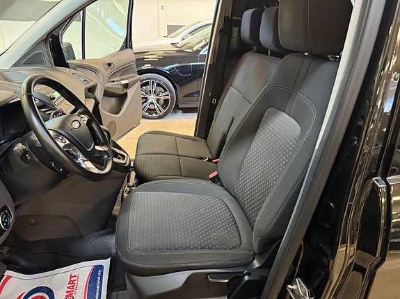 Ford Transit Connect 9 of 15
