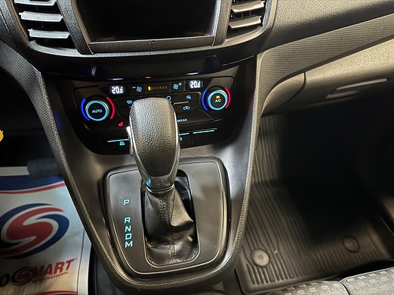 Ford Transit Connect 10 of 15