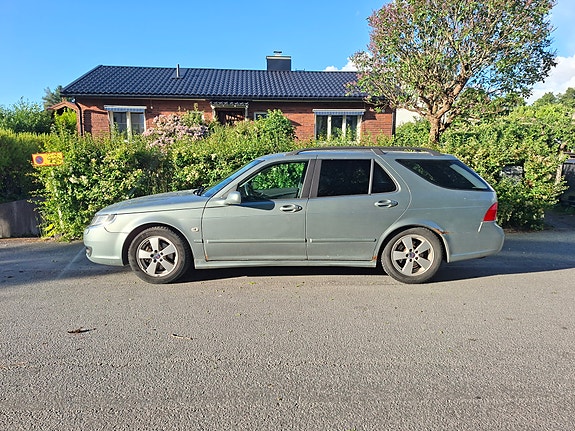 Saab 9-5 2 of 5