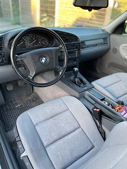 BMW 323Ci 5 of 5