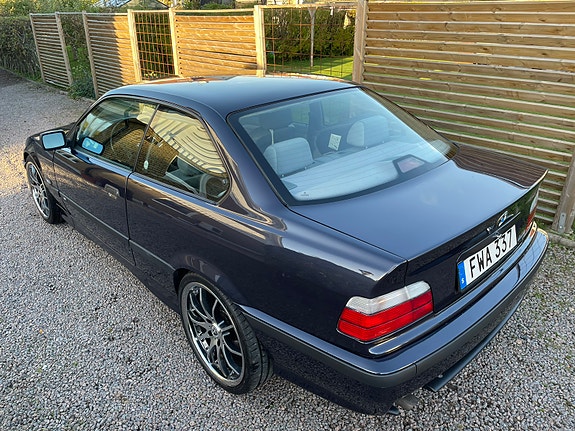 BMW 323Ci 4 of 5