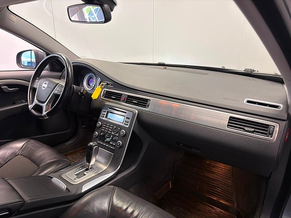 Volvo V70 24 of 26